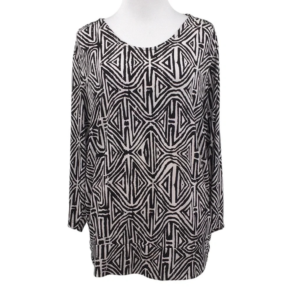Chicos Travelers Black White Geometric Slinky Knit Top Womens 2 Large 3/4 Sleeve